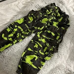 Cargo camo pants